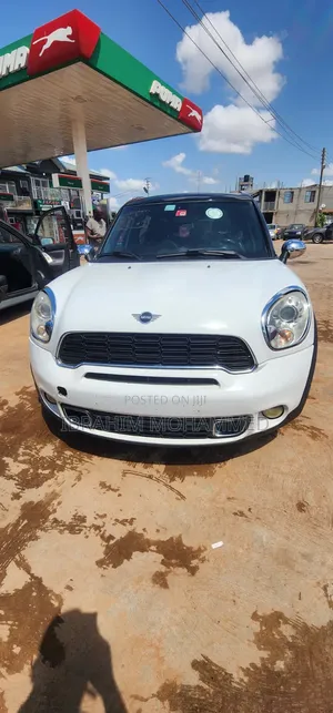 Mini Cooper Convertible S 2012 White
