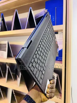 Laptop HP Envy 15 16GB AMD Ryzen 7 SSD 256GB