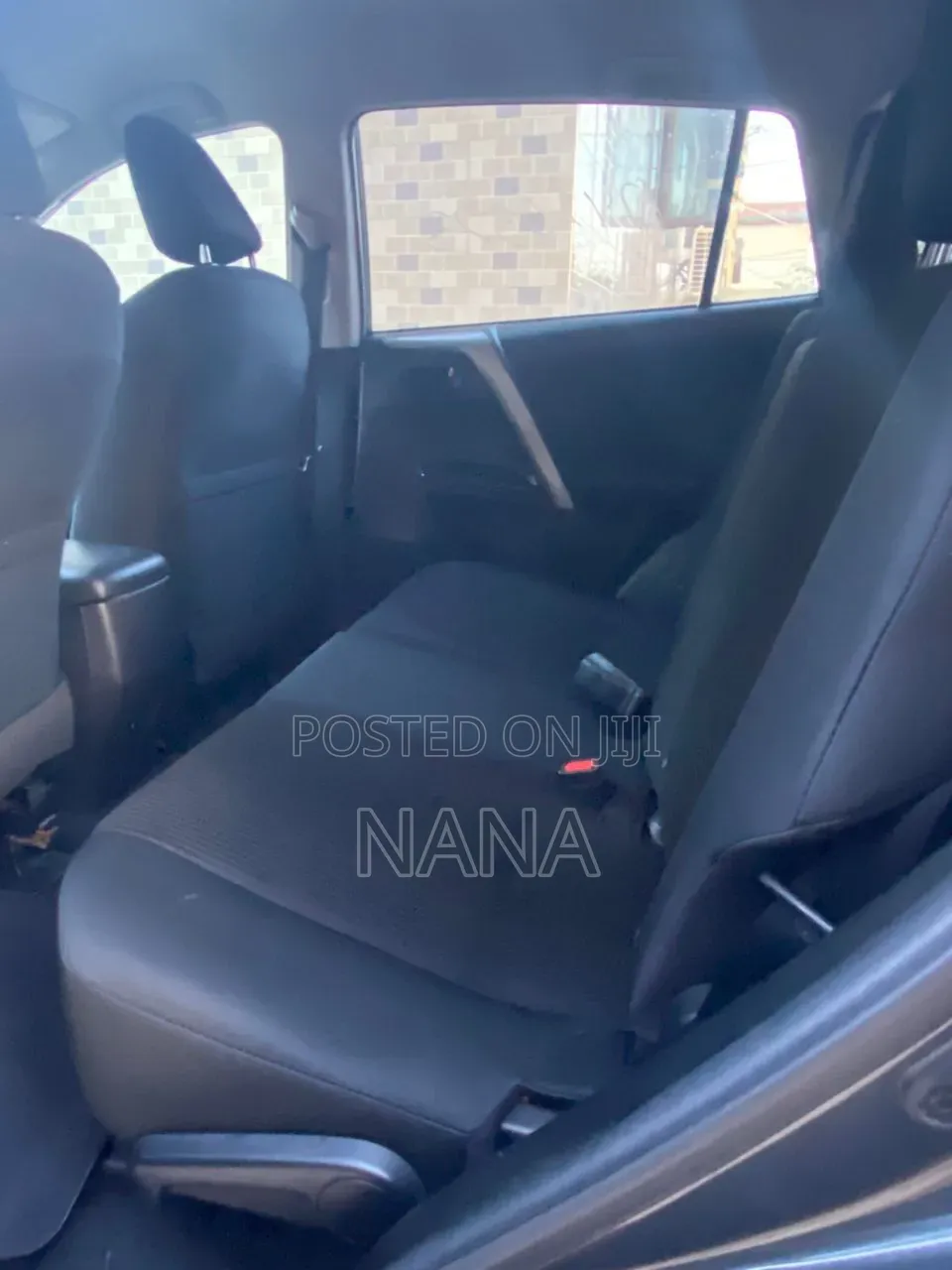 Toyota RAV4 LE 4dr SUV AWD (2.5L 4cyl 6A) 2018 Gray