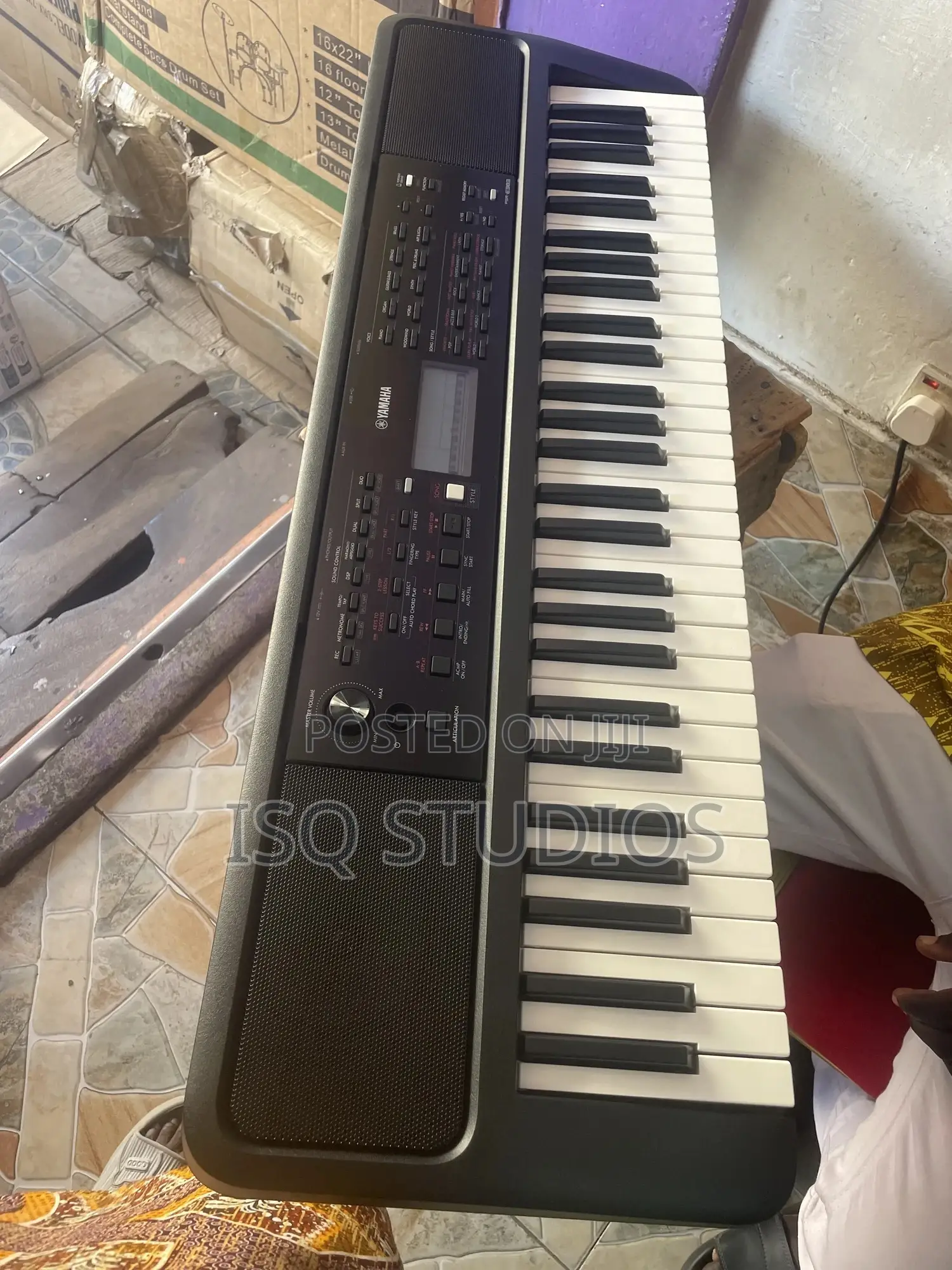 Yamaha PSR-E383 Electronic Keyboard