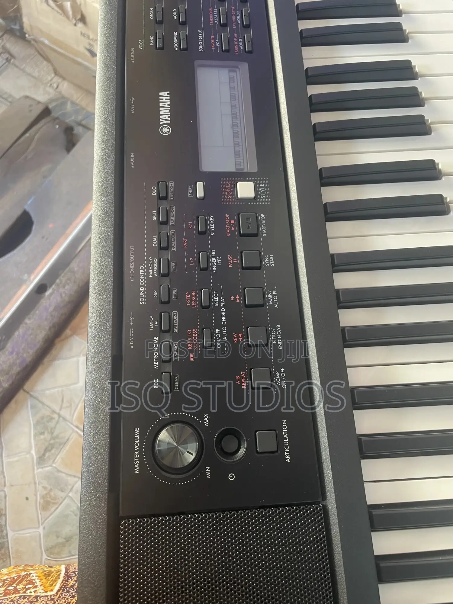 Yamaha PSR-E383 Electronic Keyboard
