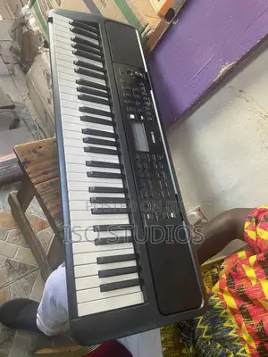 Yamaha PSR-E383 Electronic Keyboard