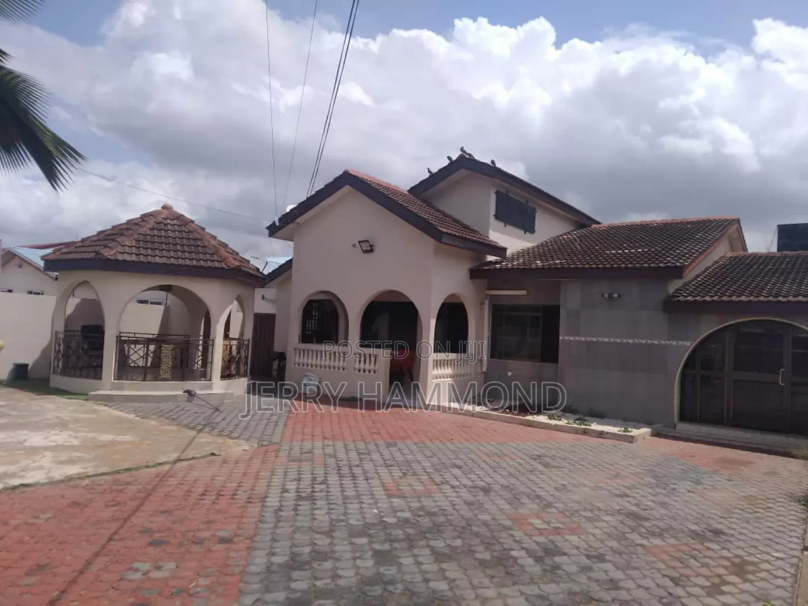 4bdrm House in Teshie Greda Estate for rent