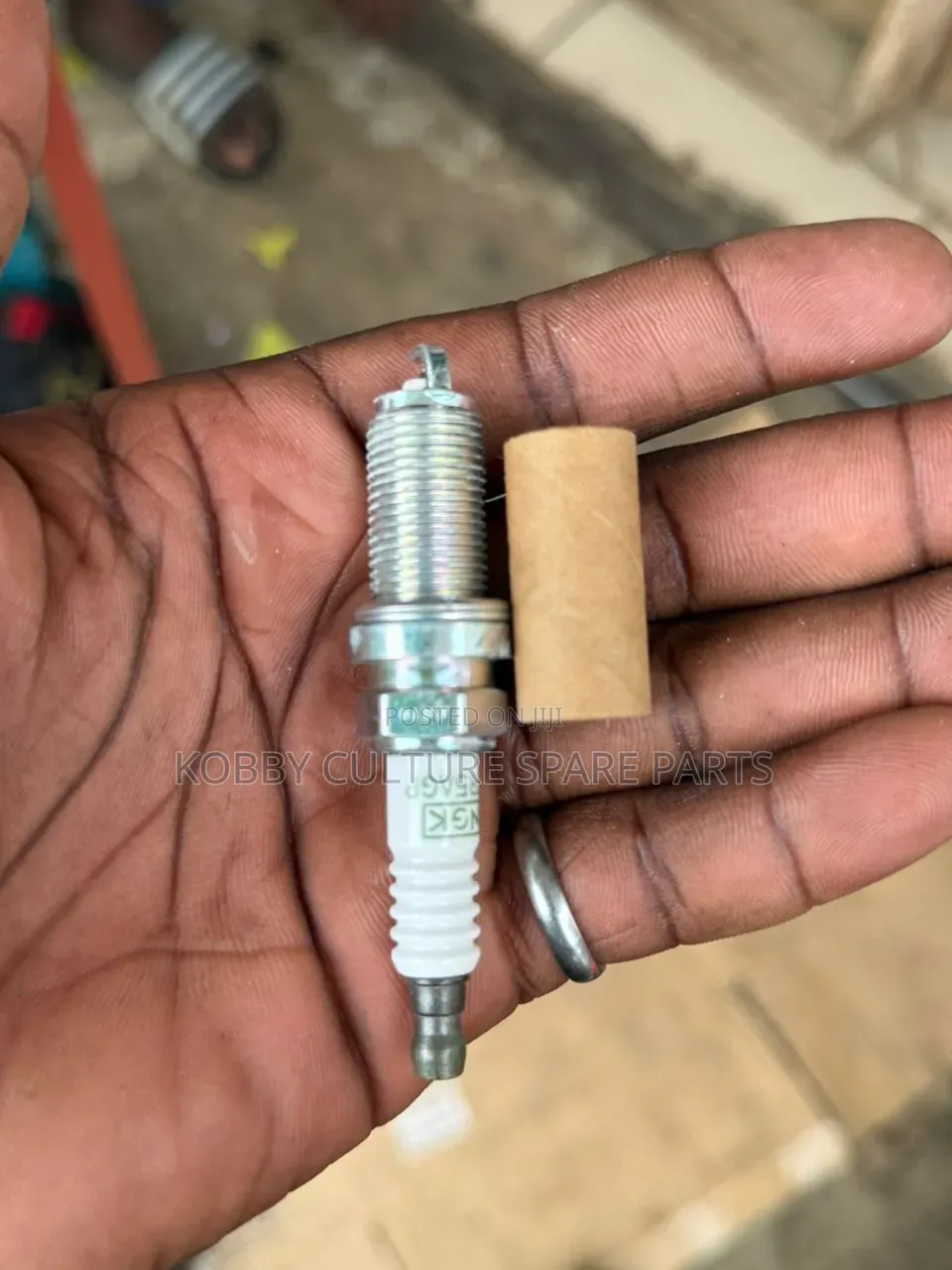 Original Brand New Car Spark Plugs Available for All Cars