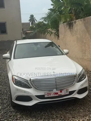 Mercedes-Benz C300 Base AWD 4Matic Sedan (2.0L 4cyl 7A) 2015 White