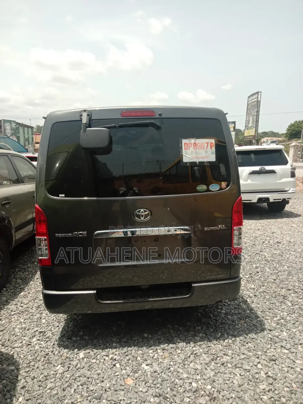 Toyota HiAce 2014 Grey