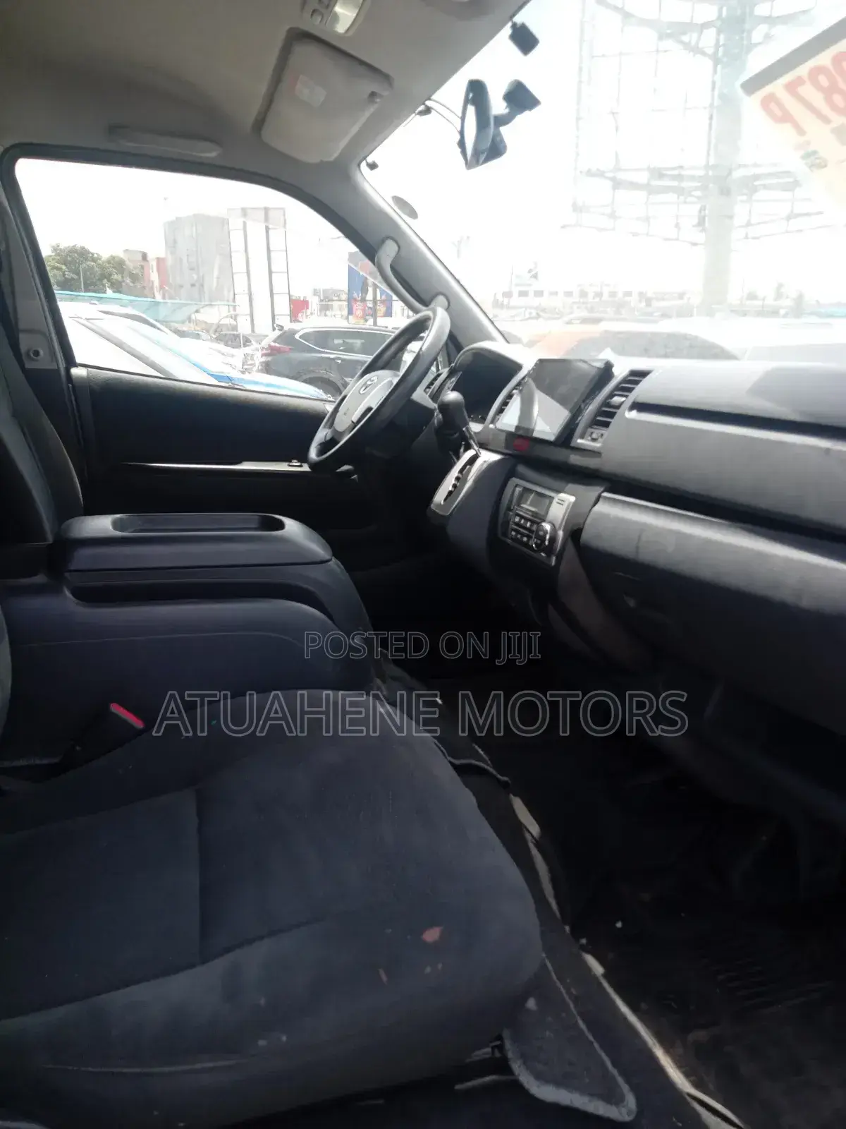 Toyota HiAce 2014 Grey