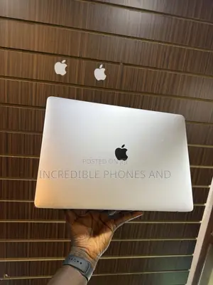 Laptop Apple MacBook 2020 8GB Intel Core i5 SSD 512GB