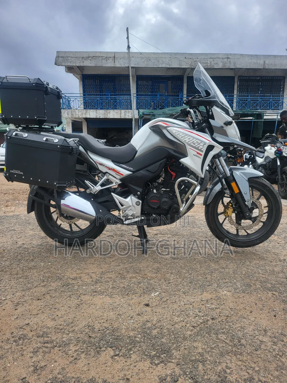 Honda CB 2022 Silver
