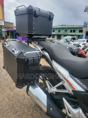 Honda CB 2022 Silver