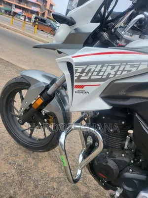 Honda CB 2022 Silver