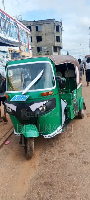 Bajaj RE 2025 Green
