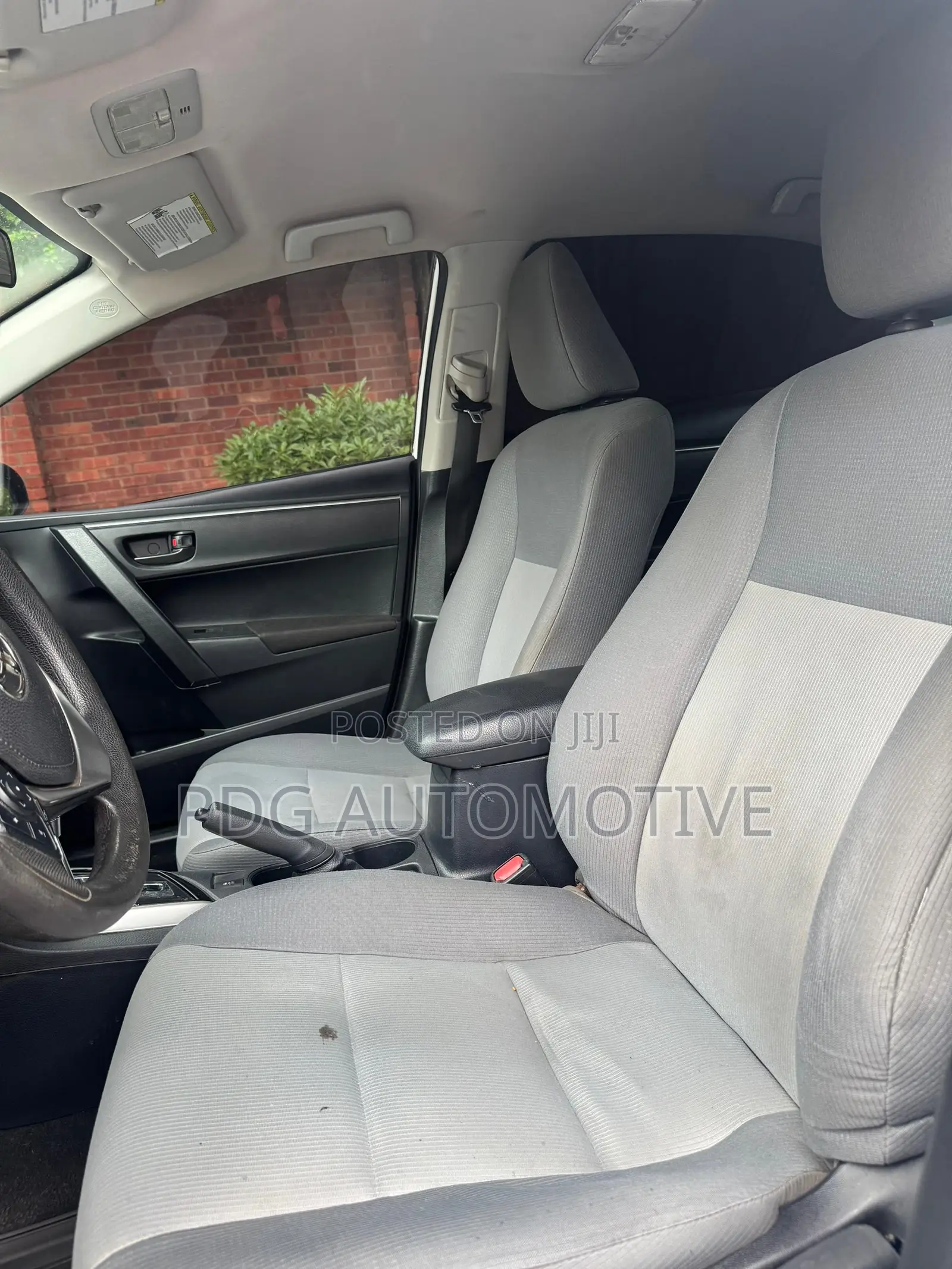 Toyota Corolla LE 4dr Sedan (1.8L 4cyl CVT) 2016 White