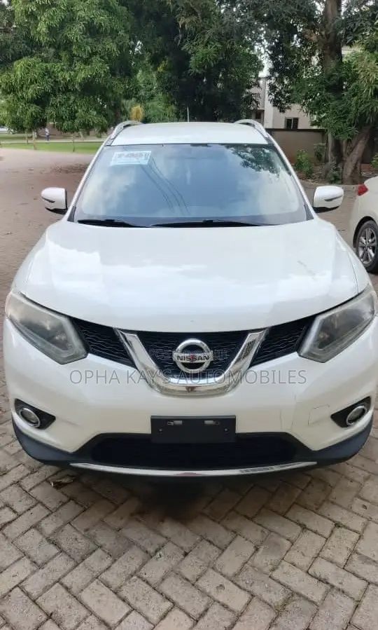 Nissan Rogue SV AWD 2016 White