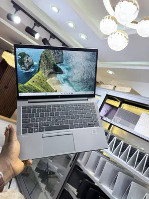 Laptop HP ZBook Firefly 14 G7 16GB Intel Core i7 SSD 512GB