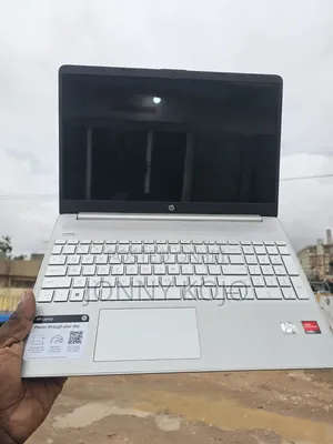 Laptop HP 15-dw3031 8GB AMD Ryzen 5 SSD 256GB