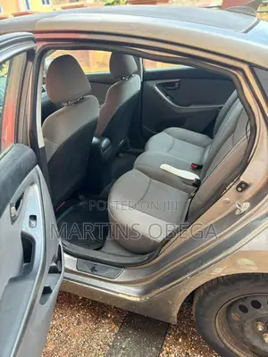 Hyundai Elantra SE 4dr Sedan (1.8L 4cyl 6M) 2015 Brown