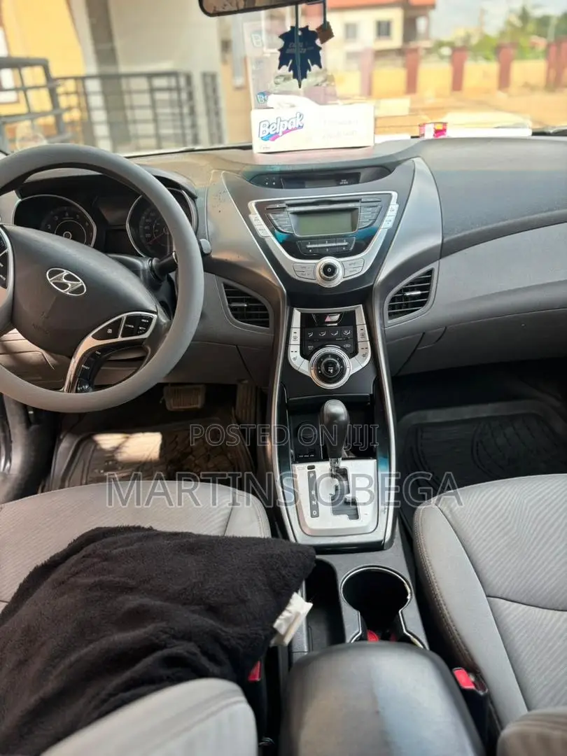 Hyundai Elantra SE 4dr Sedan (1.8L 4cyl 6M) 2015 Brown