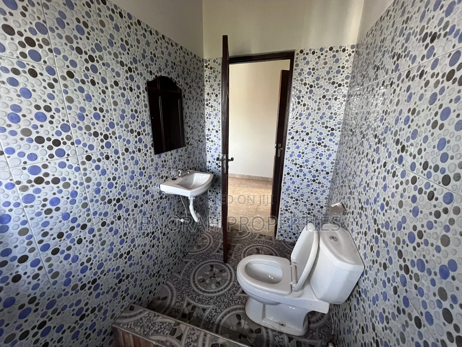 2bdrm Apartment in Adenta Amrahia for rent