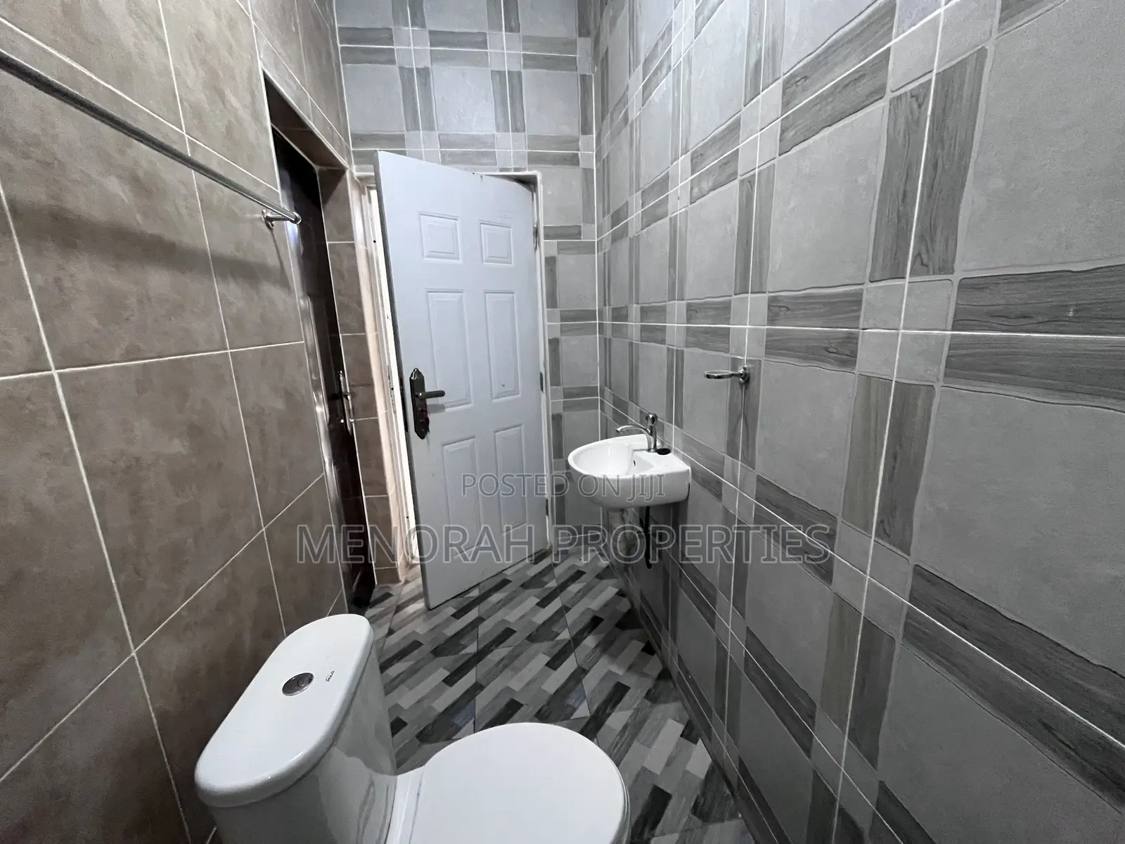 2bdrm Apartment in Adenta, Commandos for rent
