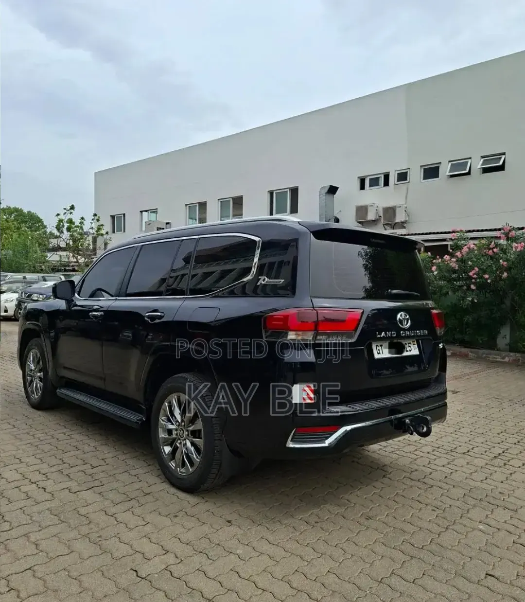 Land Cruiser V8 For Rent