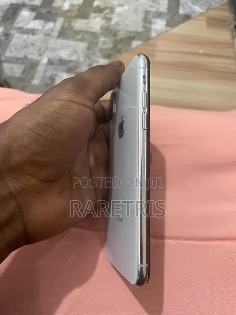 Apple iPhone X 256 GB White