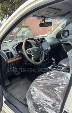 Toyota Land Cruiser Prado 2.7 2019 White