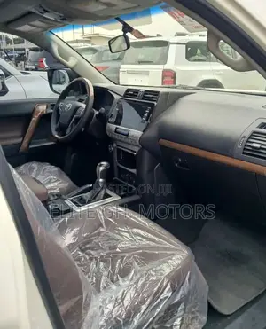 Toyota Land Cruiser Prado 2.7 2019 White