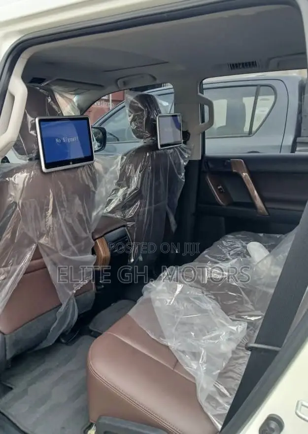 Toyota Land Cruiser Prado 2.7 2019 White