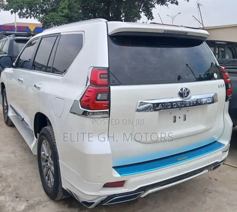 Toyota Land Cruiser Prado 2.7 2019 White