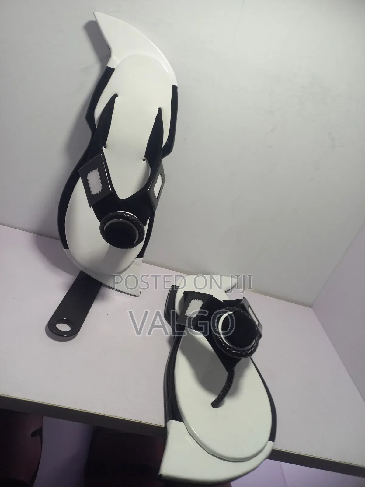 Valgo Shoes