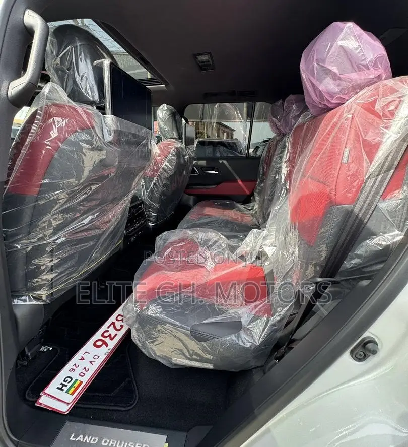 New Toyota Land Cruiser LC300 2025 White