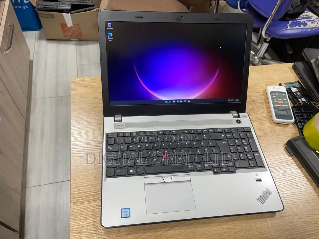 Laptop Lenovo ThinkPad E570 8GB Intel Core i5 HDD+SSD 640GB