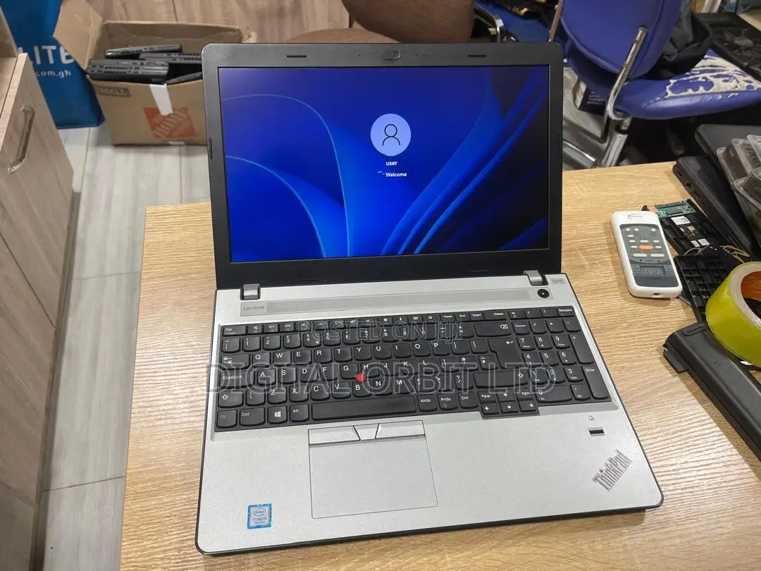 Laptop Lenovo ThinkPad E570 8GB Intel Core i5 HDD+SSD 640GB