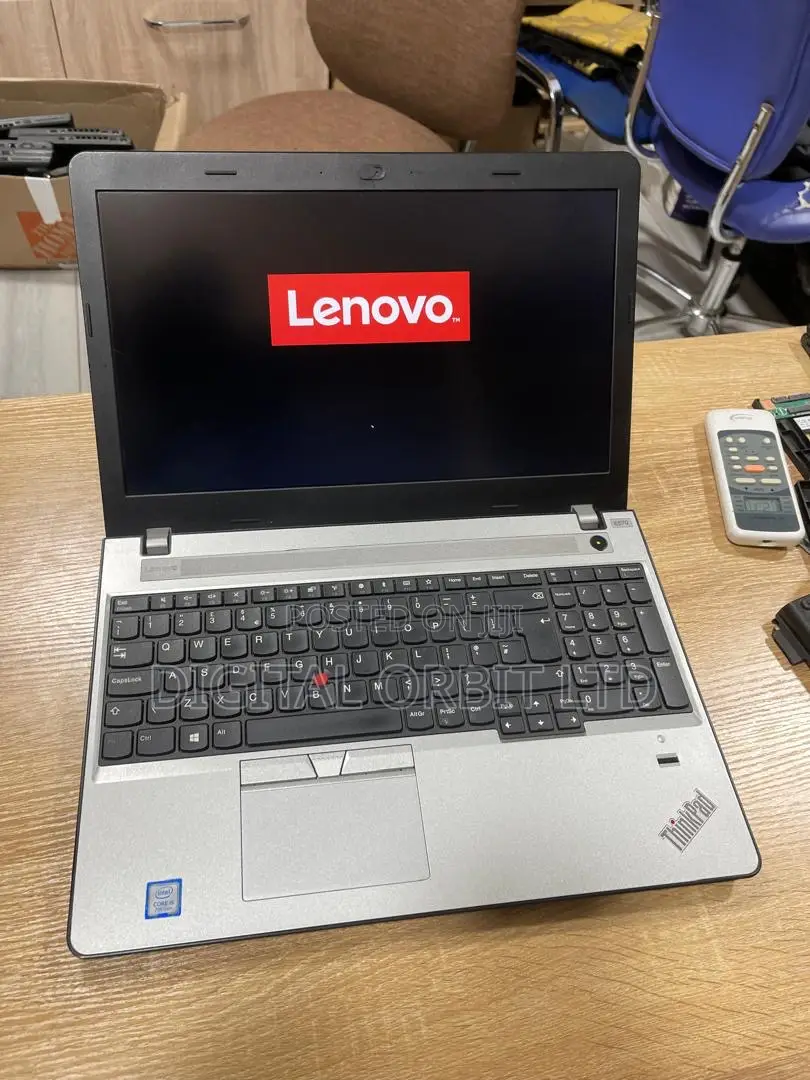 Laptop Lenovo ThinkPad E570 8GB Intel Core i5 HDD+SSD 640GB