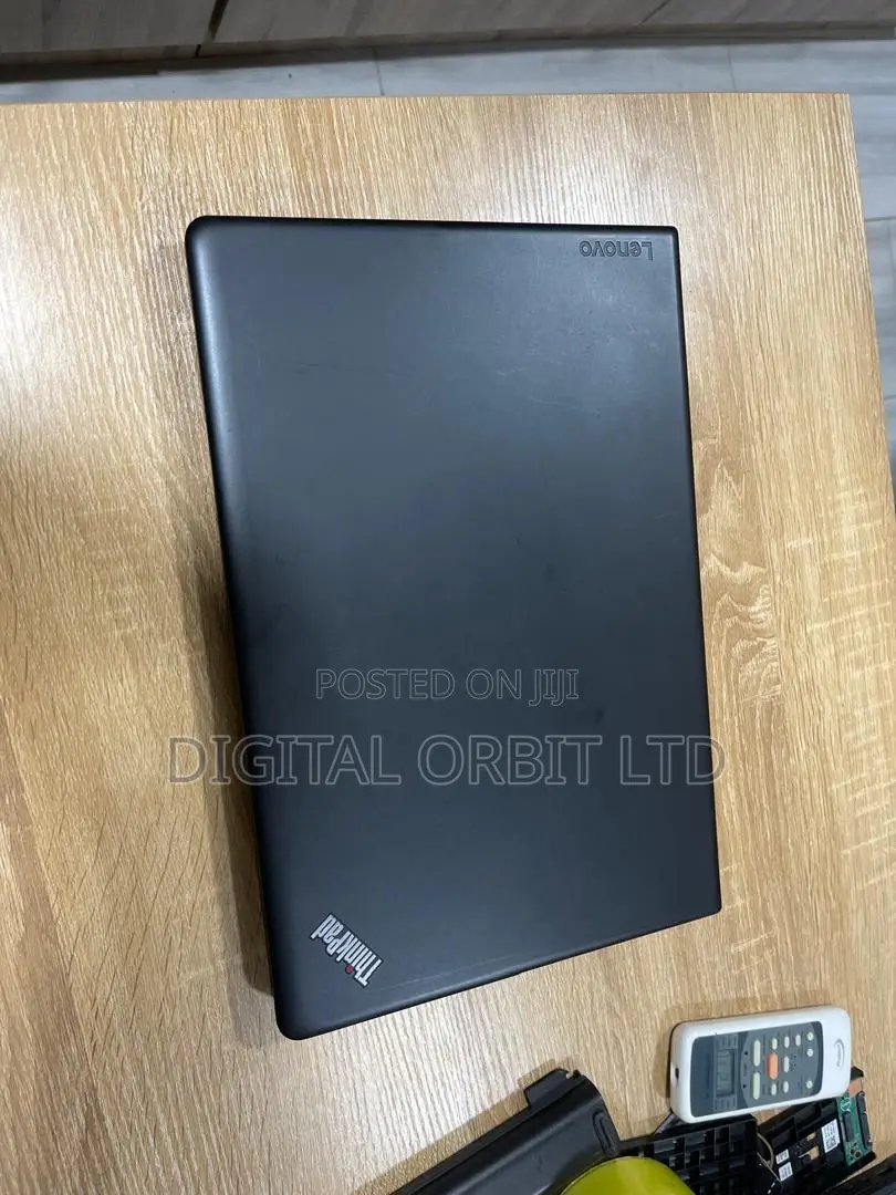 Laptop Lenovo ThinkPad E570 8GB Intel Core i5 HDD+SSD 640GB