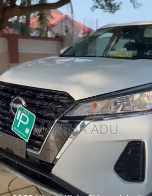 Nissan Kicks Play 2025 Pearl