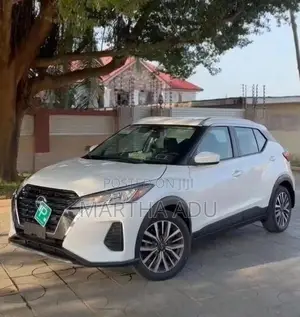Nissan Kicks Play 2025 Pearl