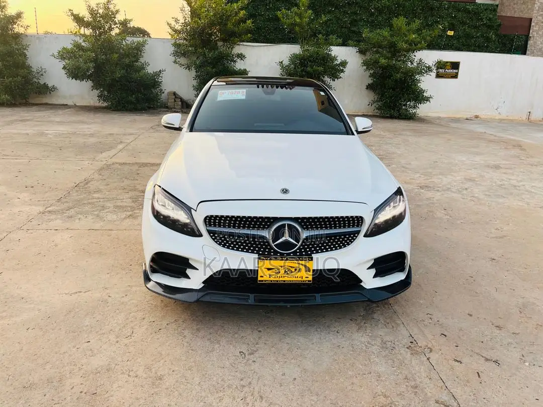 Mercedes-Benz C300 2019 White