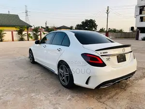Mercedes-Benz C300 2019 White