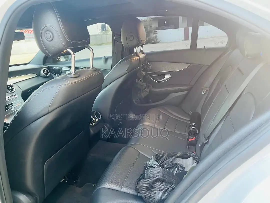 Mercedes-Benz C300 2019 White