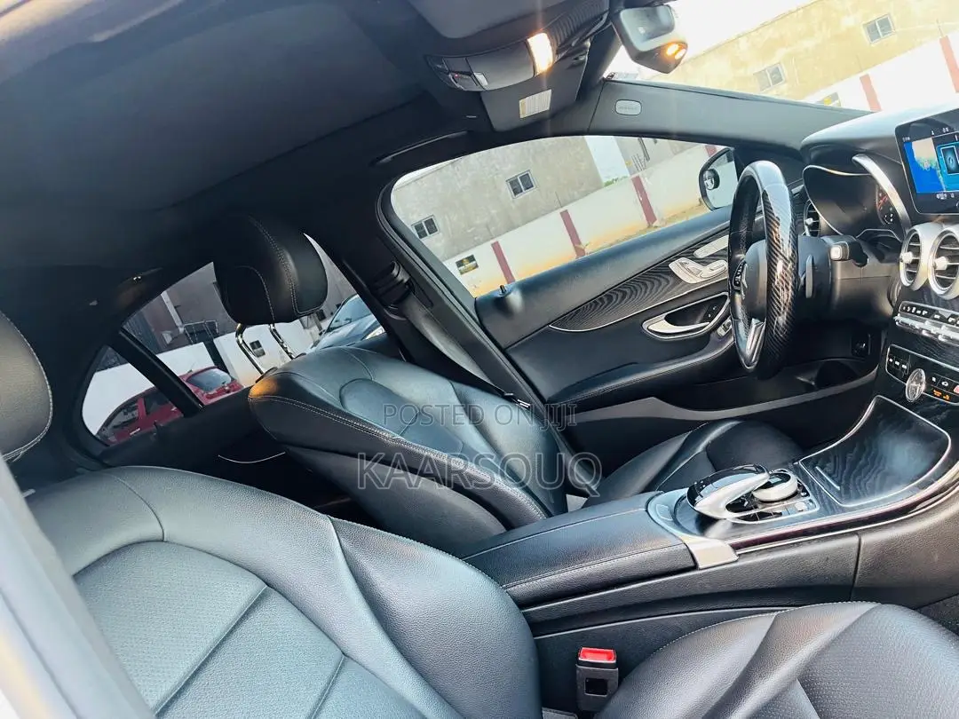 Mercedes-Benz C300 2019 White