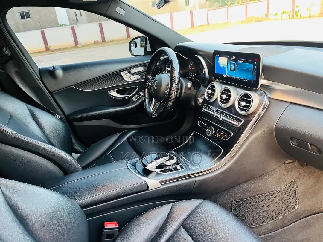 Mercedes-Benz C300 2019 White