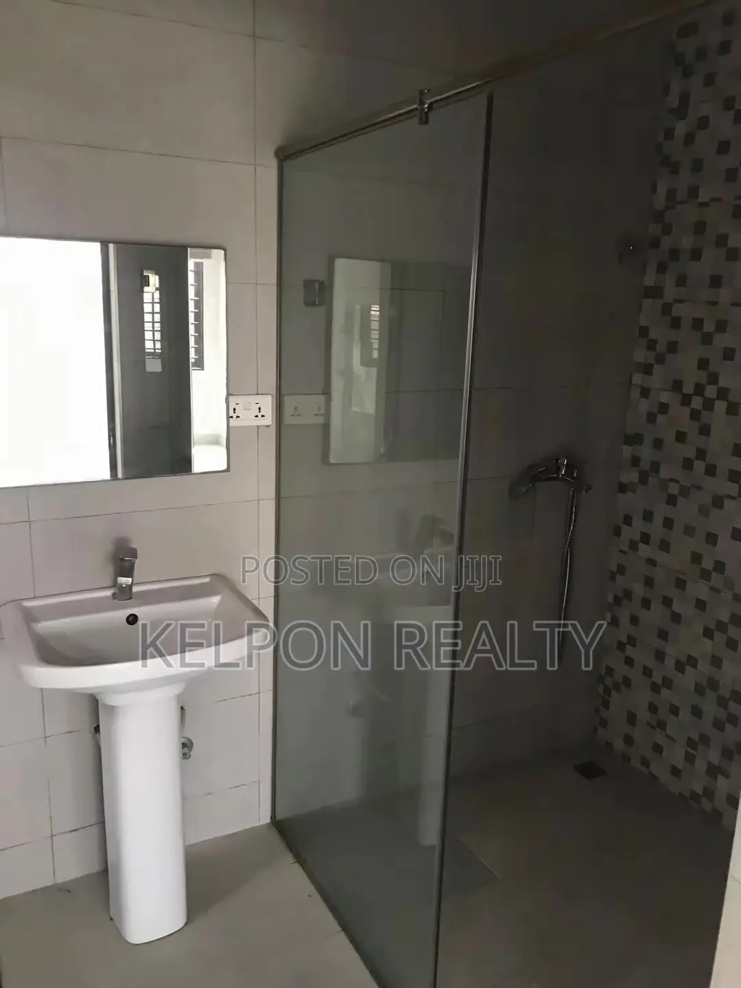 4bdrm House in Achimota, Gold Hills, School Area for sale