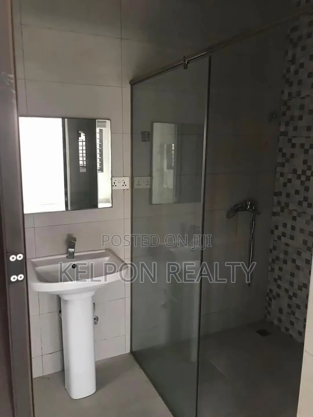 4bdrm House in Achimota, Gold Hills, School Area for sale
