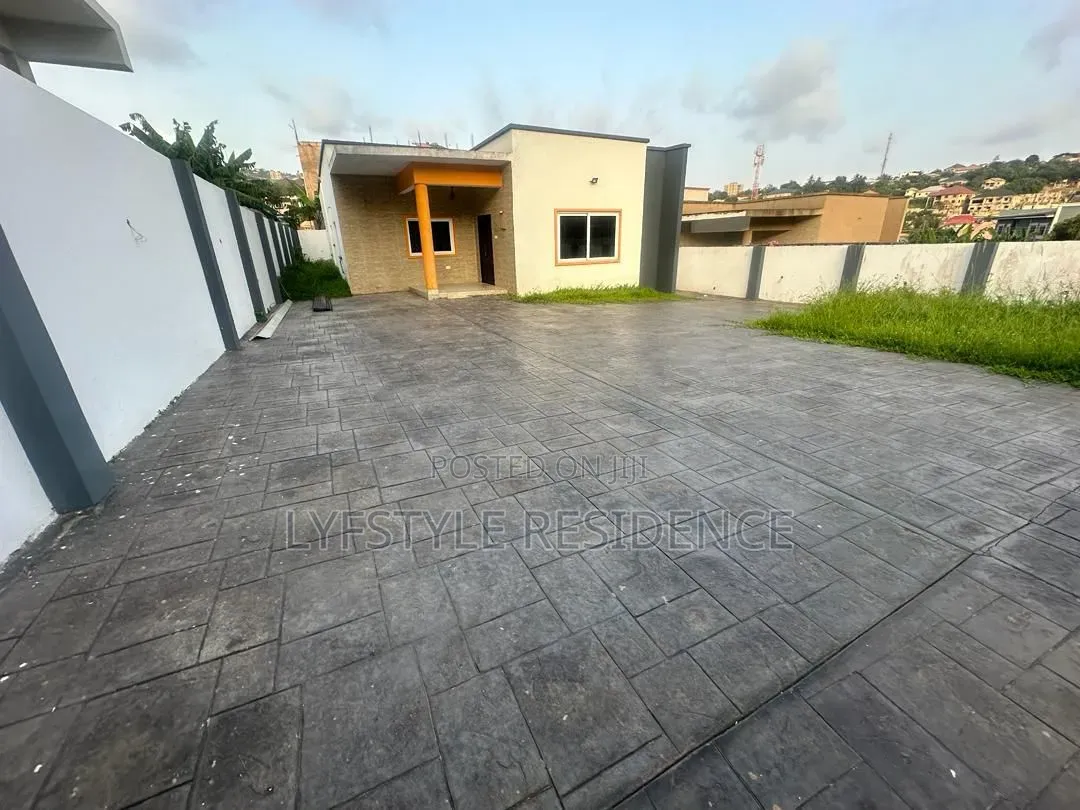 3bdrm House in Kwabenya for sale