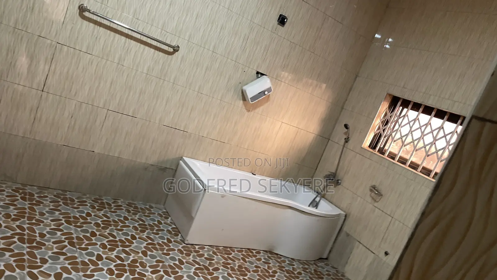 4bdrm Apartment in Adeleke Estates 🏡, Kumasi Metropolitan for rent