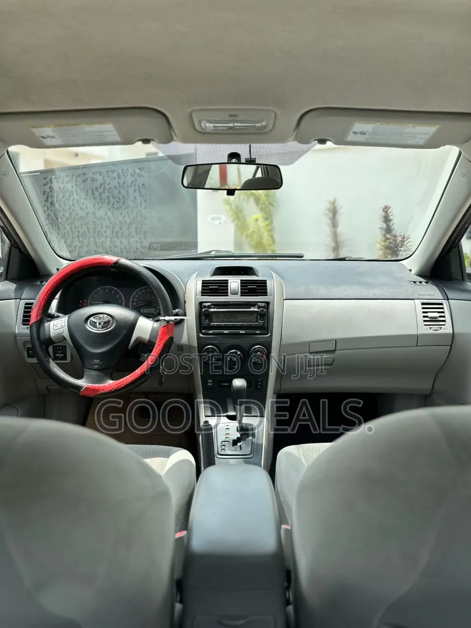 Toyota Corolla L 4dr Sedan (1.8L 4cyl 5M) 2013 Gray