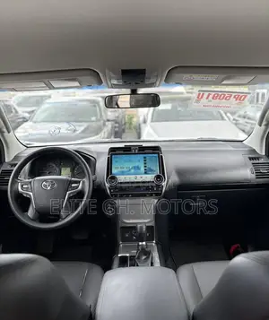 Toyota Land Cruiser Prado 4.0 Petrol GX-R 2018 White