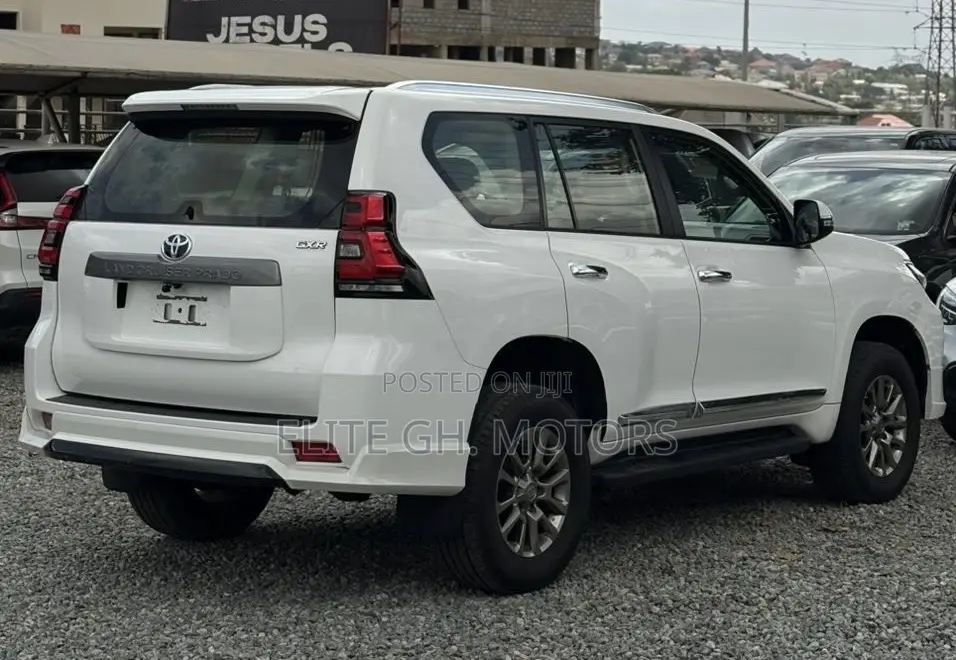 Toyota Land Cruiser Prado 4.0 Petrol GX-R 2018 White